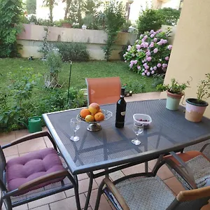 https://roomy-apartment-with-garden-near-beach.splithotels.org