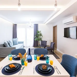  Chalet Swu Broadway